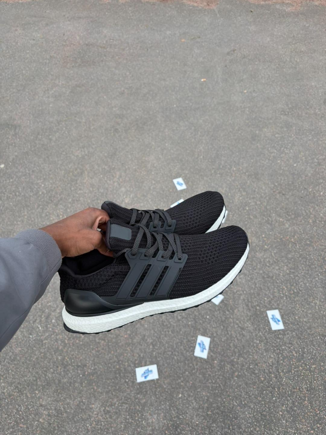 Boost running shoes - Svart/Vit